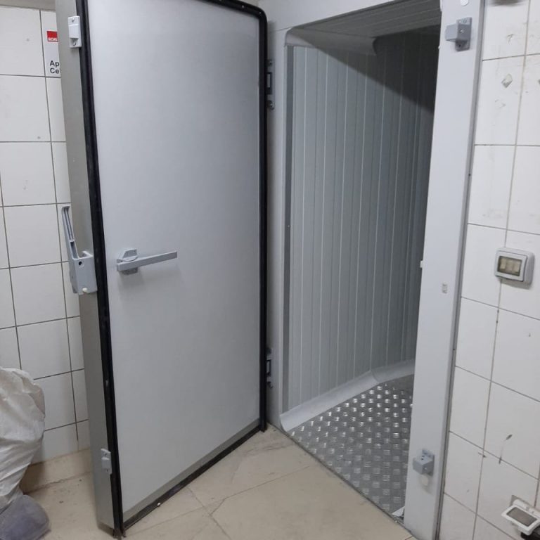 Puertas frigorificas tipo abatir